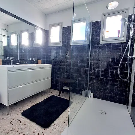 5 Bds Breathtaking Views Large Pool Jacuzzi * Carqueiranne